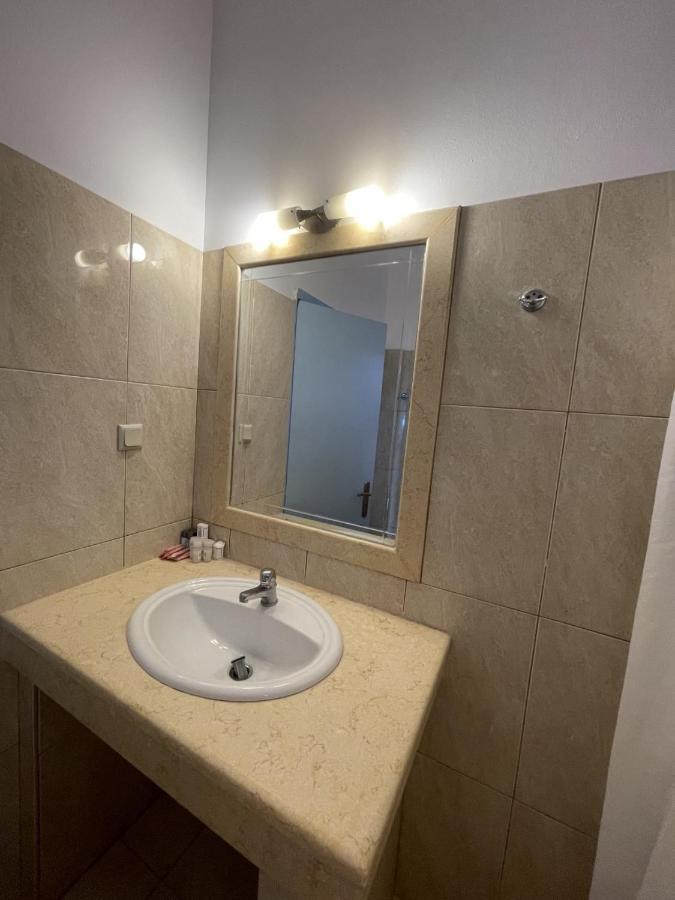 Christina Hotel Mesongí Buitenkant foto