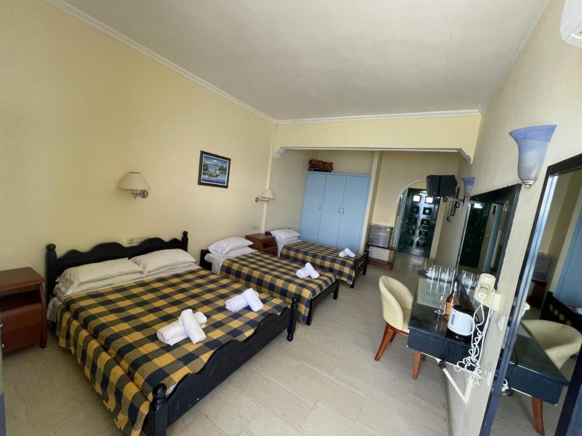 Christina Hotel Mesongí Buitenkant foto